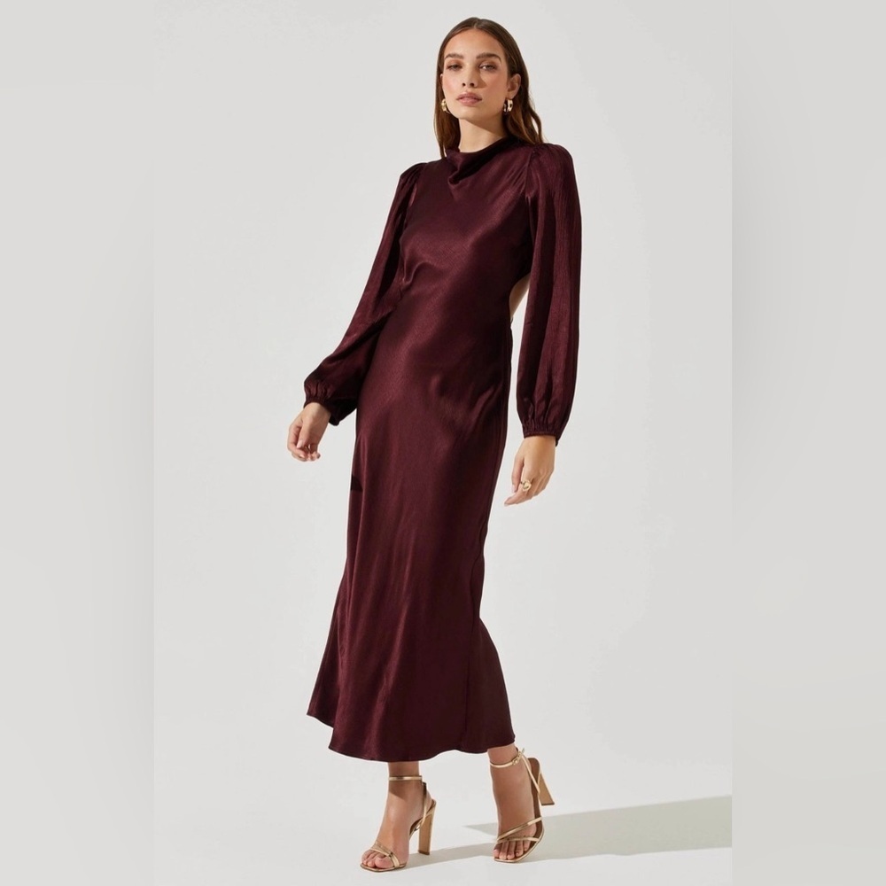 🔆 Revolve, Astr The Label Burgundy Wine Samara Long Sleeve Open Back Dress - Picture 3 of 3